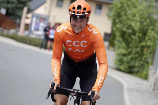 Recovered from back injury, Evy back on the bike