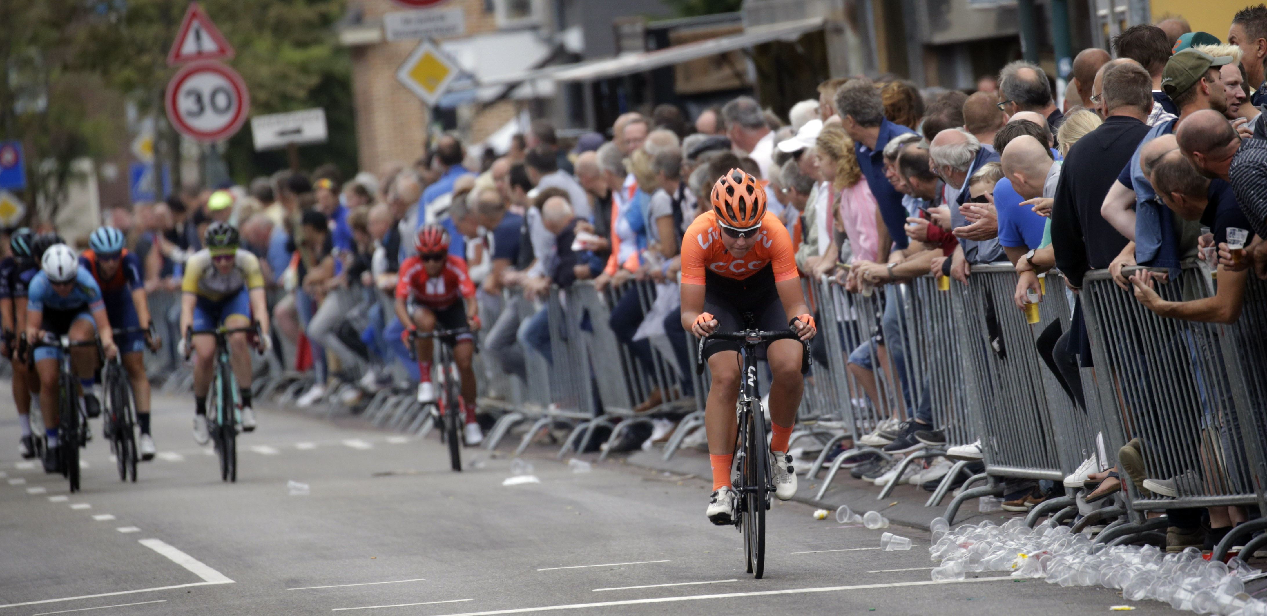 Recovered from back injury, Evy back on the bike