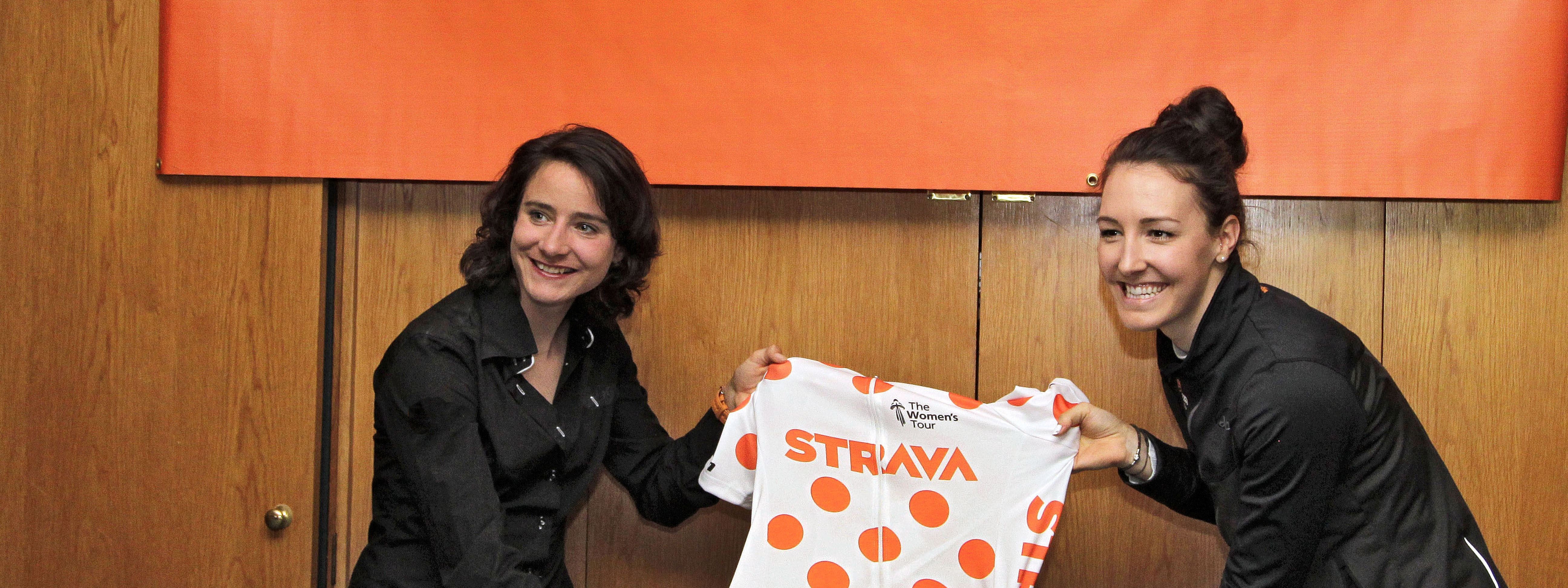 Dani Rowe signs for WaowDeals Pro Cycling